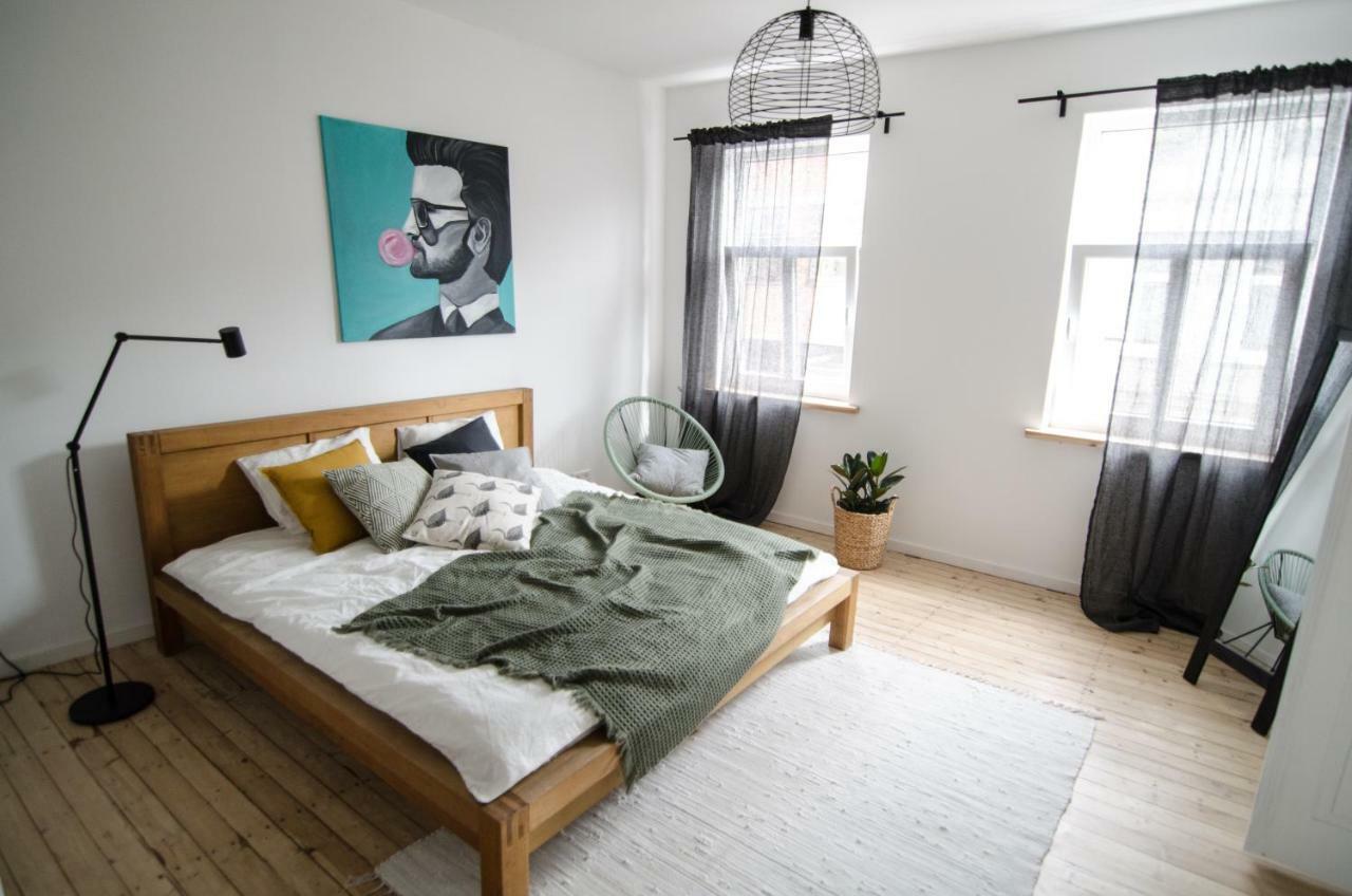 Ferienwohnung Frankenstein Girl Liepāja Exterior foto