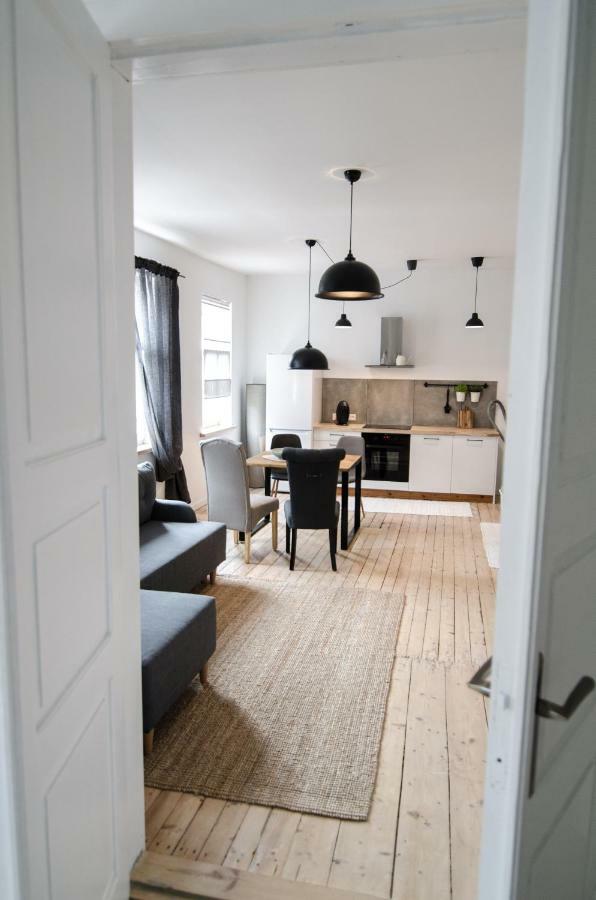 Ferienwohnung Frankenstein Girl Liepāja Exterior foto