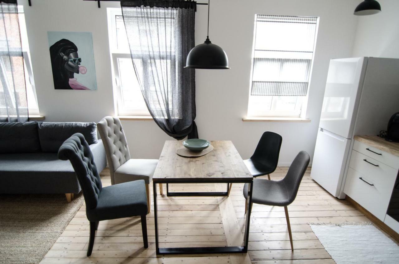 Ferienwohnung Frankenstein Girl Liepāja Exterior foto